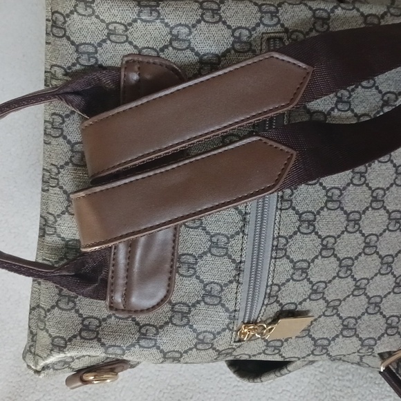 GD Backpack Style Tote - Picture 4 of 11